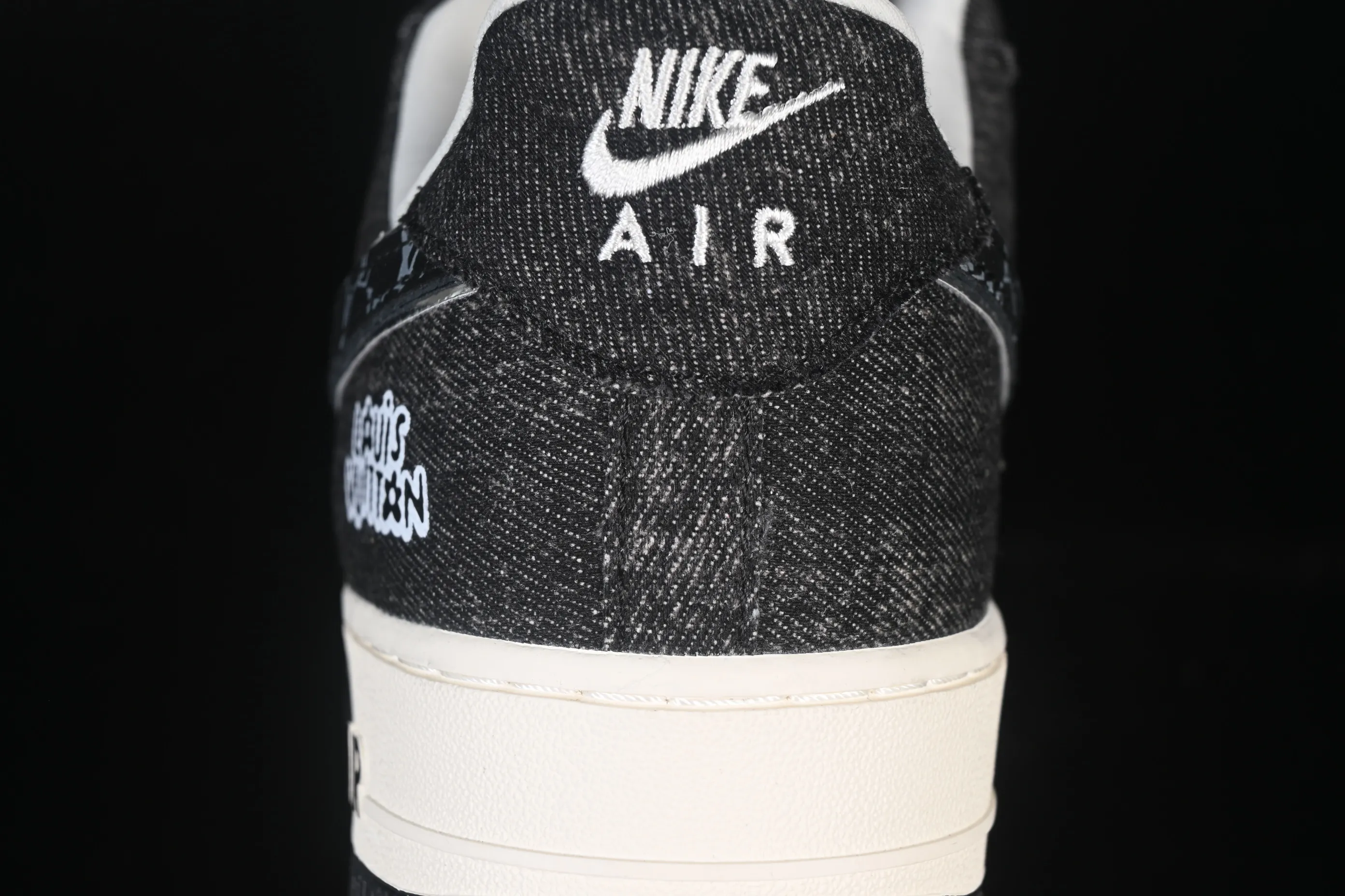 All categories Nk Air Force 1 Air Force series Nk Air Force 1 Low Air Force low-top Nike Air Force 1'07 Low joint two-color bottom black denim Air Force 1 low-top casual sneakers DX1888-097